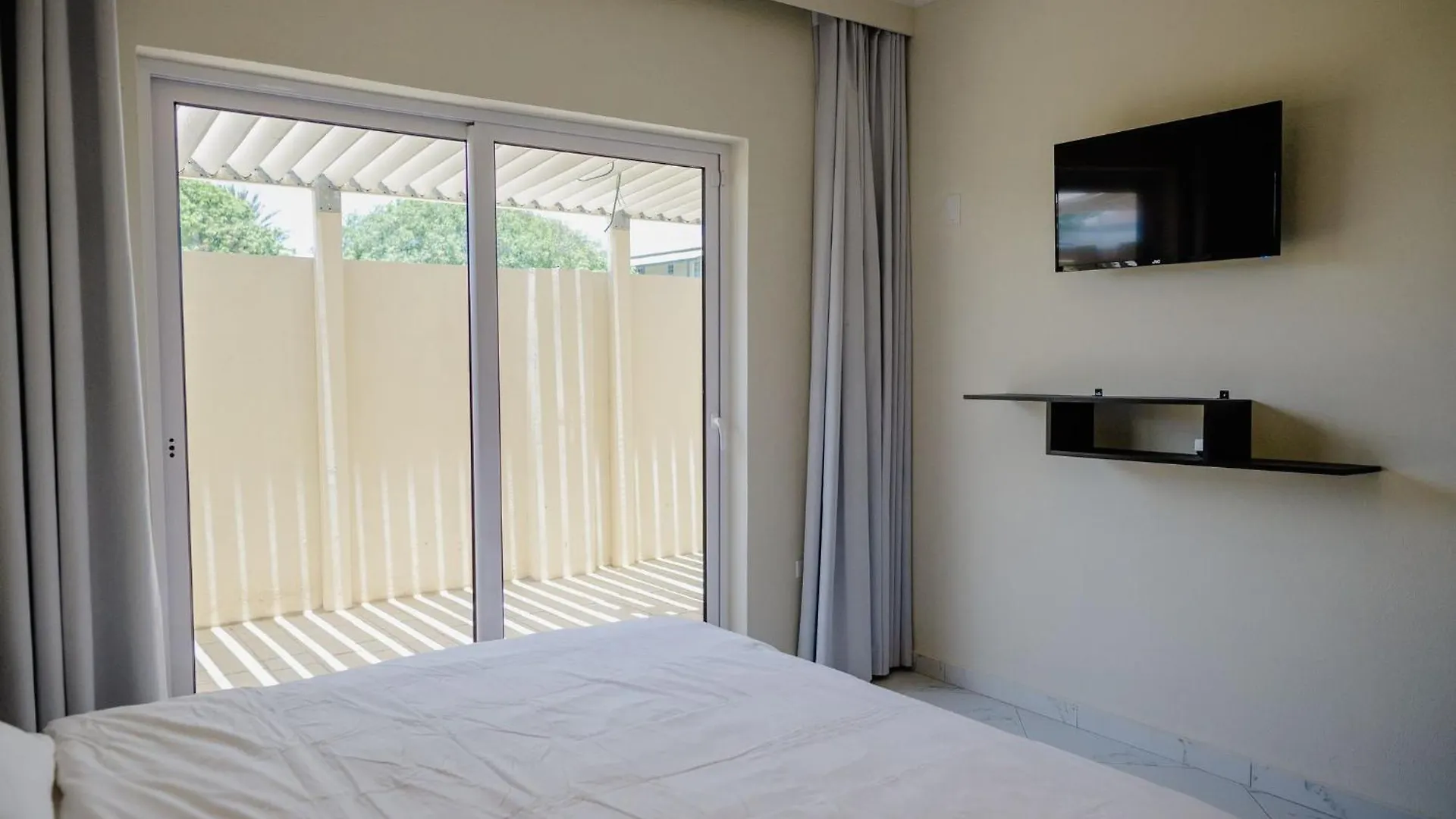 Modern 1-Bedroom-Apartment 2 Km From Eagle Beach Палм Бич Апартаменты